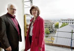 Dr. Cornelia Dörr und Axel Jäger auf der Stadtloggia. Foto: Mario Zgoll